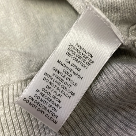 Cable & Gauge Heather Grey 3/4 Sleeve Sweater Sz Medium. - Picture 8 of 9